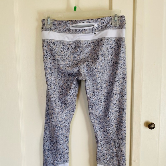 Lululemon printed cropped leggings sz 4 - Picture 4 of 6